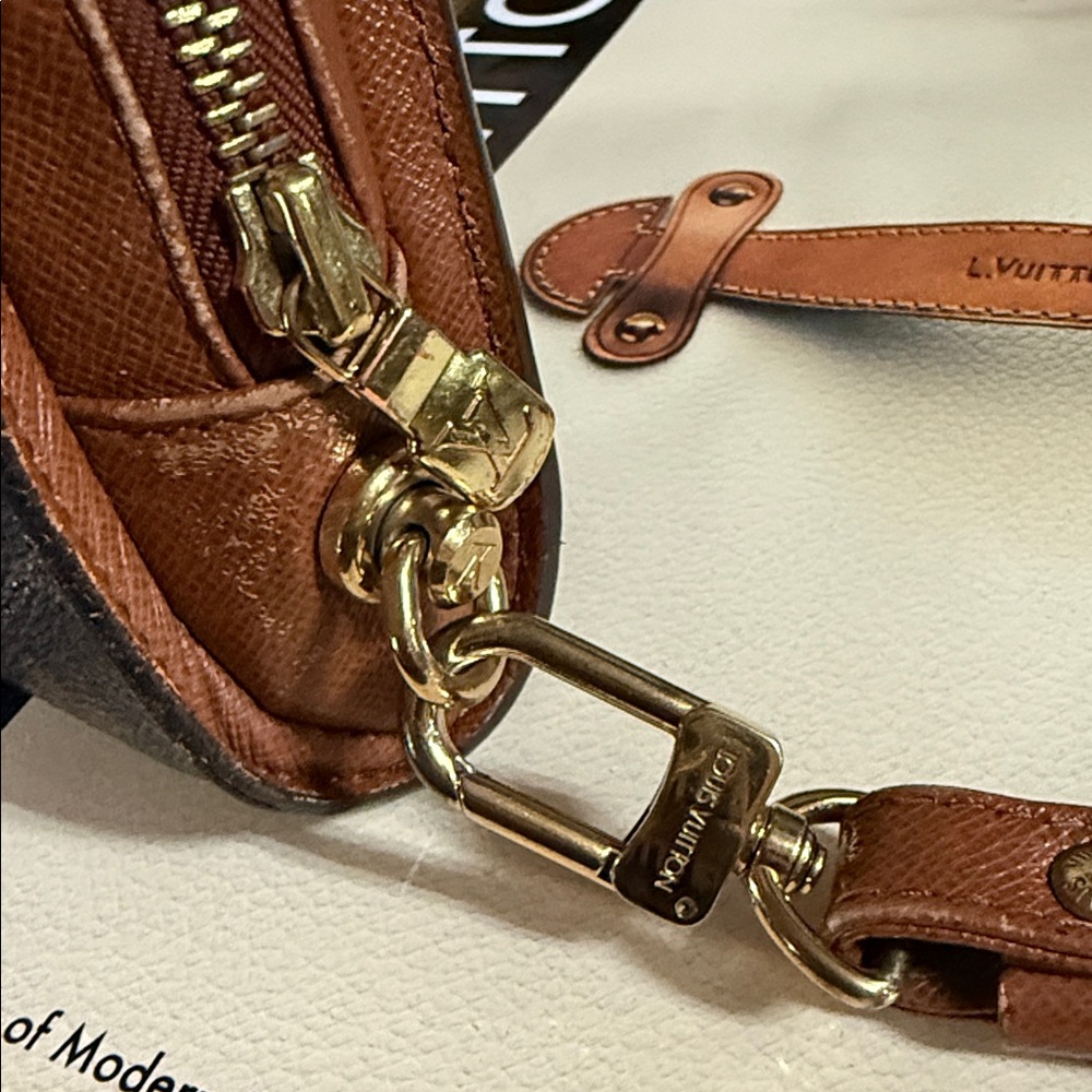Louis Vuitton Orsay Hand Clutch - Picture 8 of 8